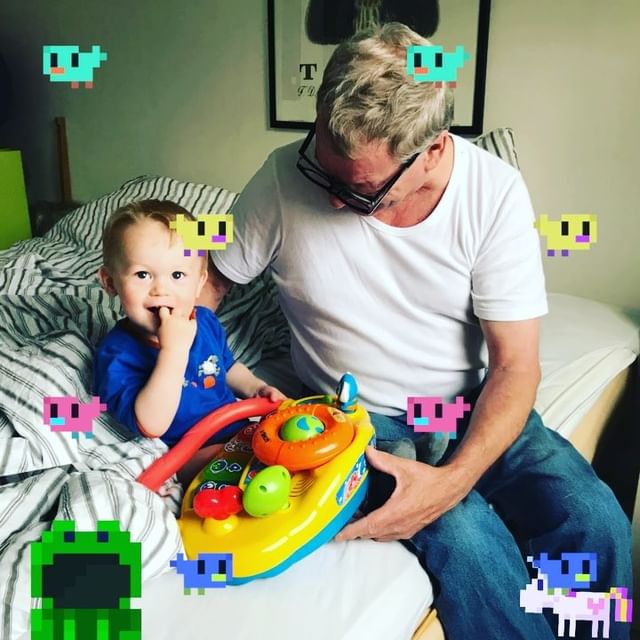 Farfar Groove: Musikalsk Hygge 🎶🎉